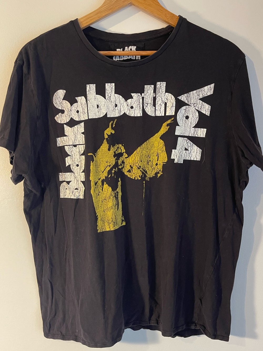 Black Sabbath Vol 4 Yellow Silhouette Graphic T-Shirt Cedar Wood State XL